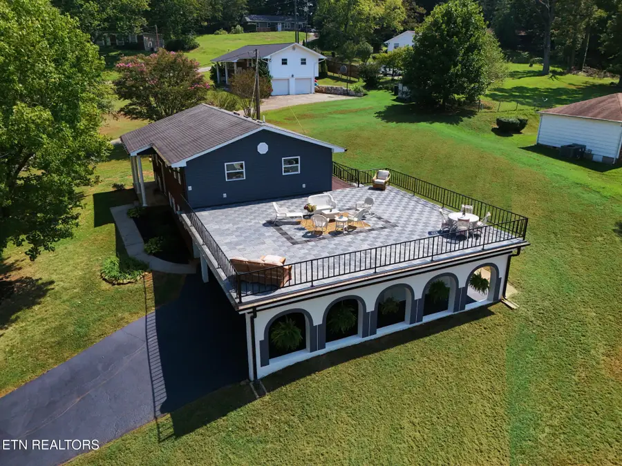 8216 Pickens Gap Rd, Knoxville, TN 37920 - #2