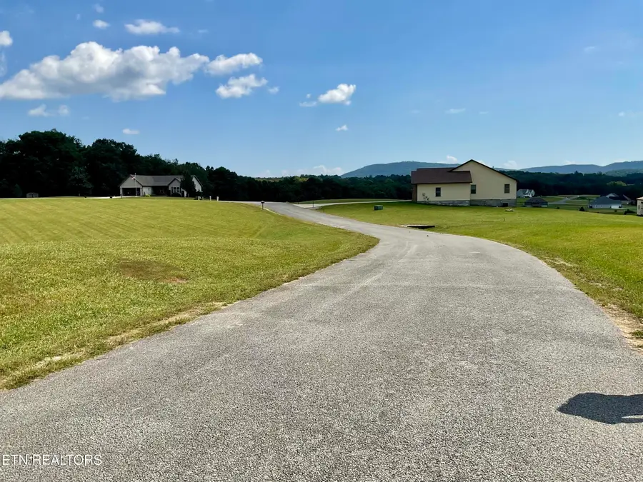 370 Estate Loop Tr, Crossville, TN 38555 - #3
