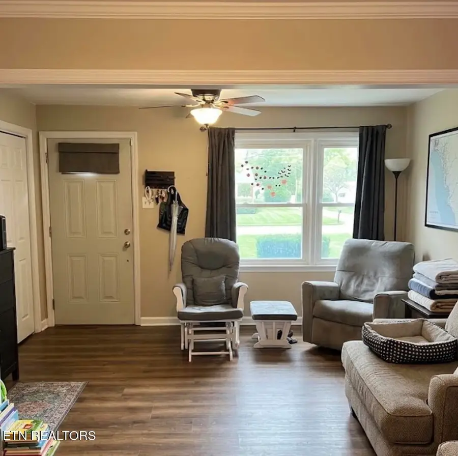432 Linden Circle, Lafollette, TN 37766 - #2