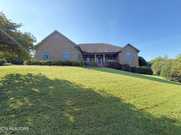 210 Red Grouse Drive, Lenoir City, TN 37772