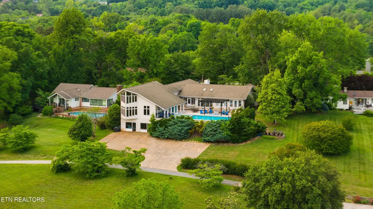 1266 Lakeview Drive, Dandridge, TN 37725 - #1