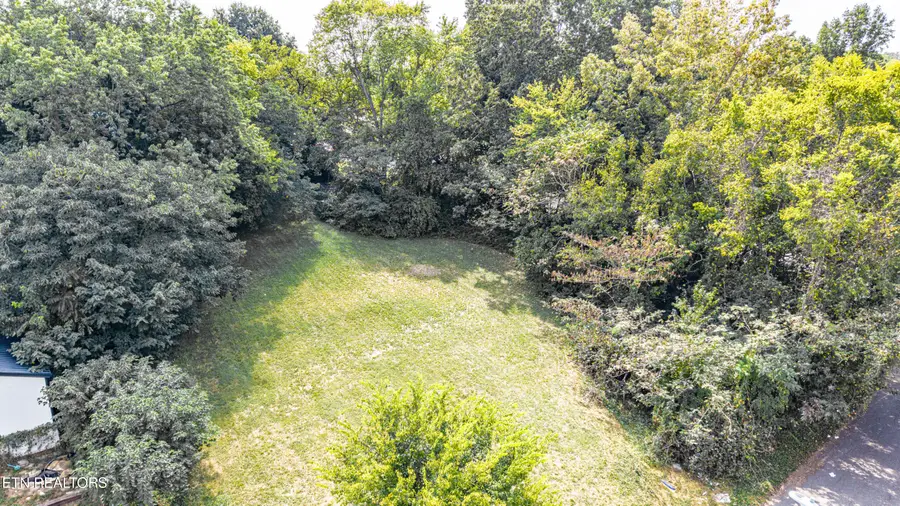 1426 W Baxter Ave, Knoxville, TN 37921 - #2