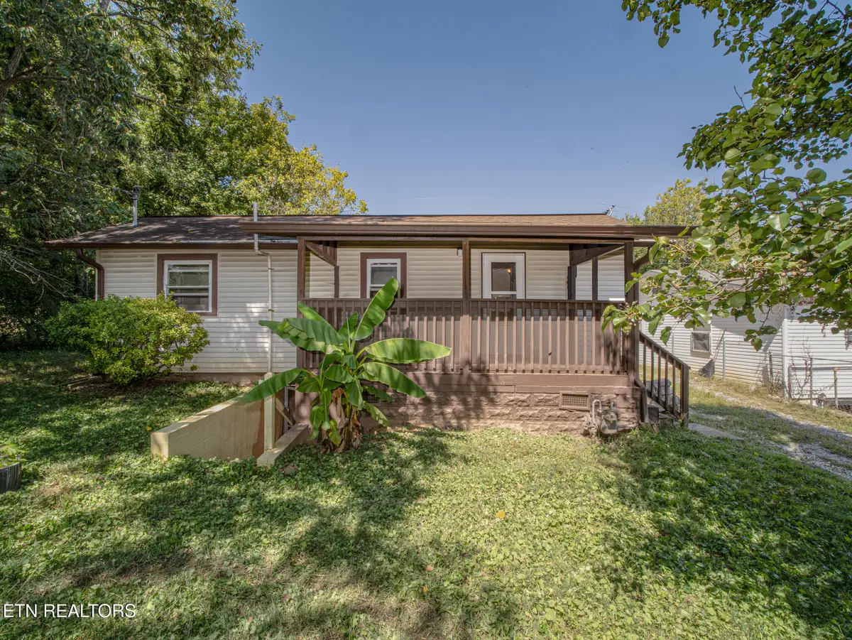 1603 Willoughby Rd, Knoxville, TN 37920 - #1