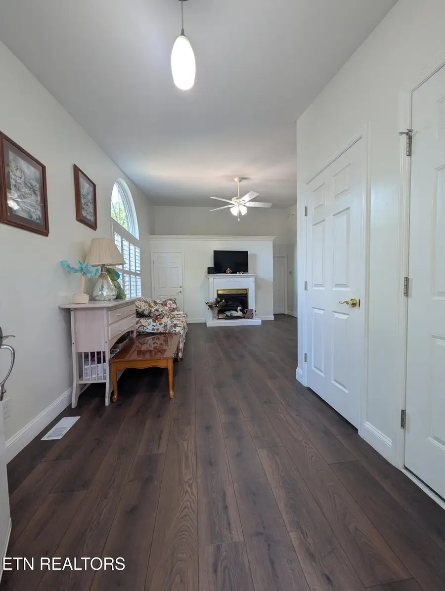 2446 Glen Meadow Rd, Knoxville, TN 37909 - #2