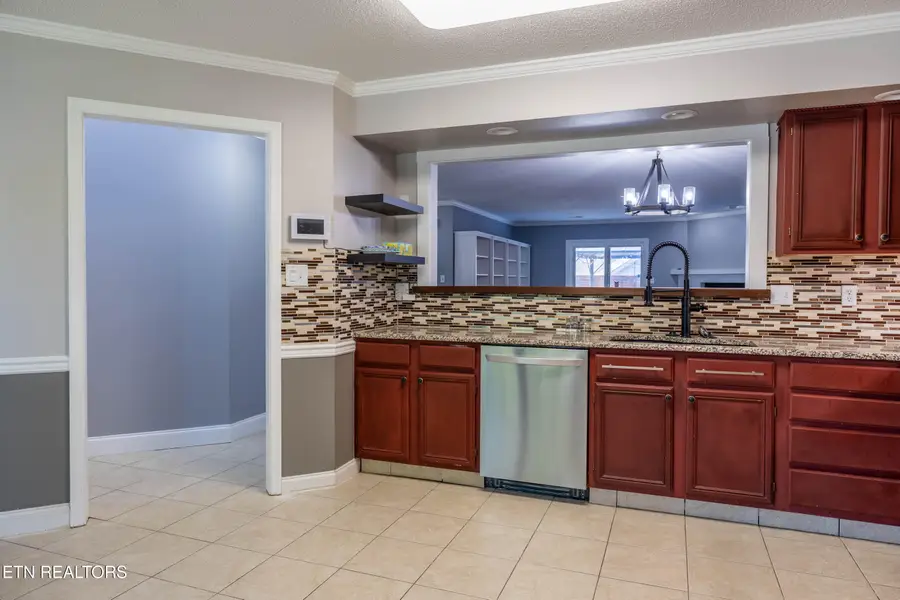 805 Cedar Lane #D13, Knoxville, TN 37912 - #2
