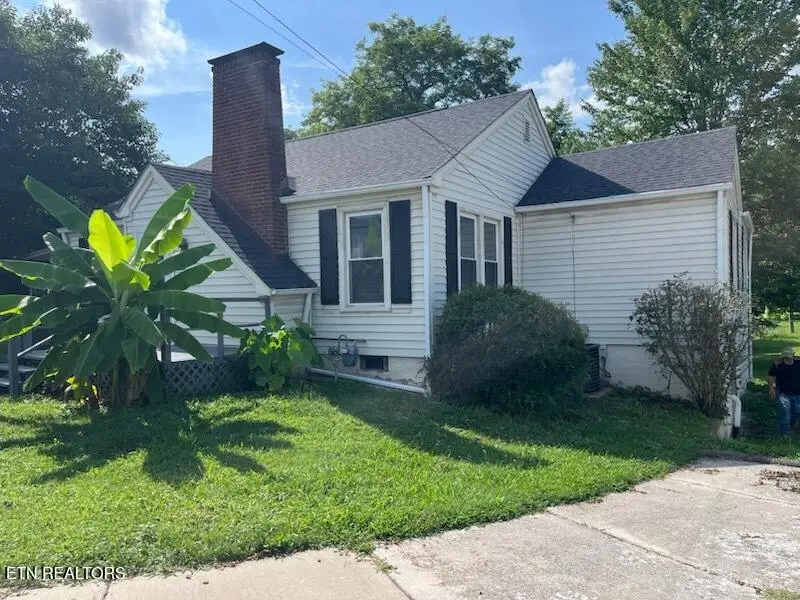 517 E Central Ave, Lafollette, TN 37766 - #2