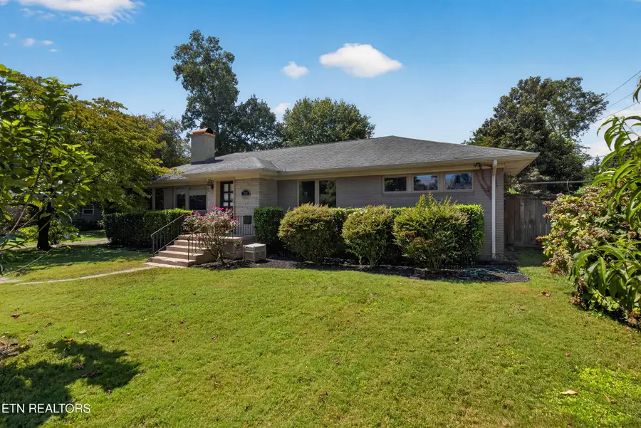 1025 Kenesaw Ave, Knoxville, TN 37919 - #2