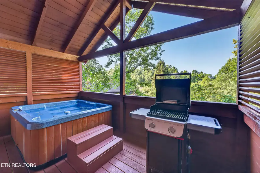 442 Silver Maple Lane, Gatlinburg, TN 37738 - #2