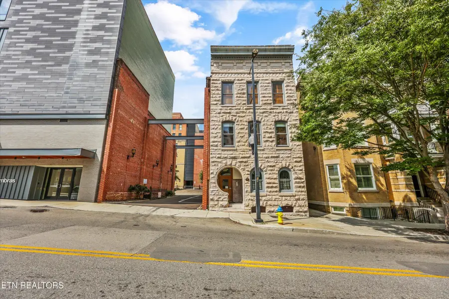 209 W Church Ave, Knoxville, TN 37902 - #3