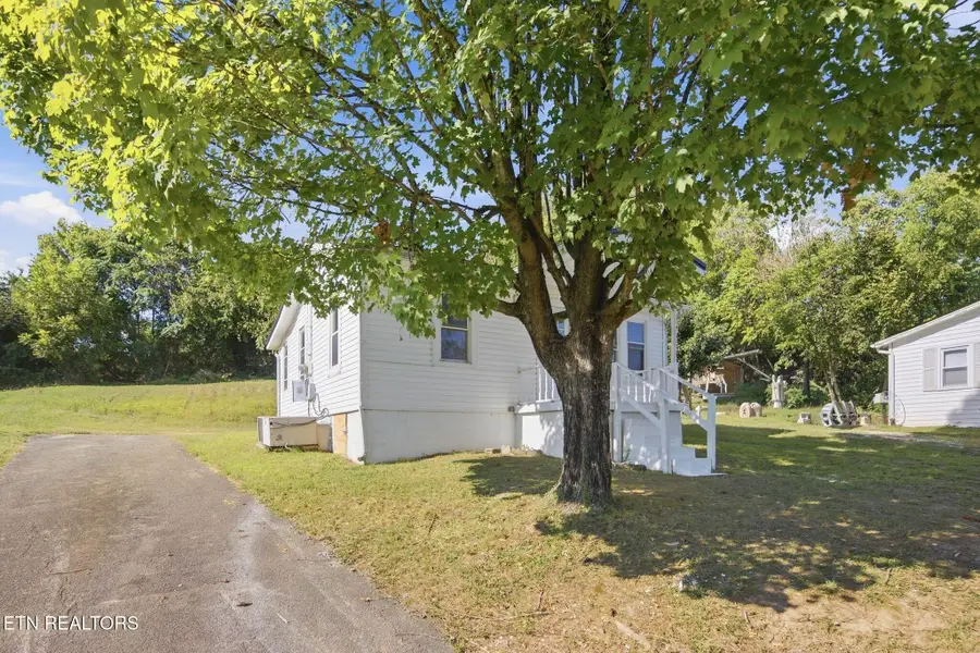 1433 Dogwood St, Morristown, TN 37814 - #3