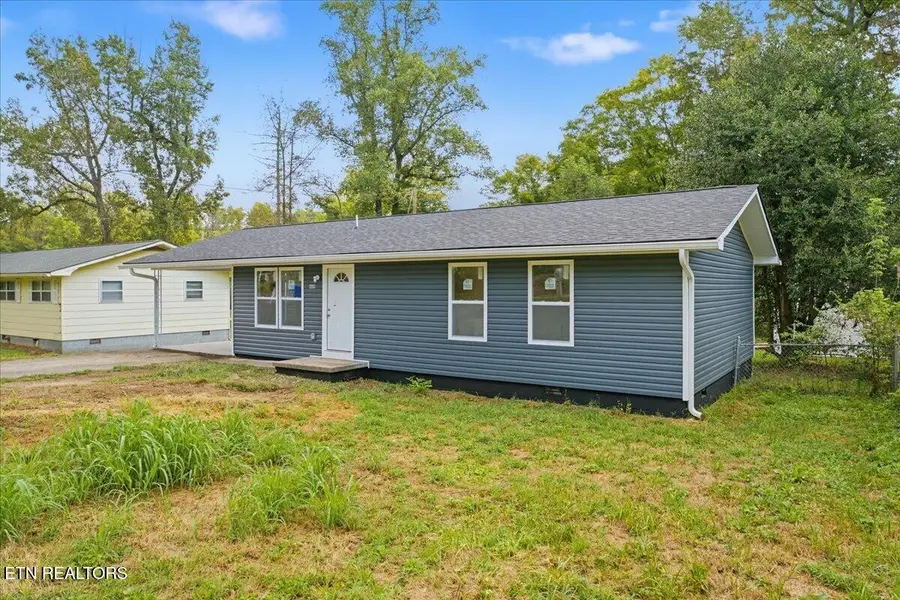 409 Baumgartner Rd, Harriman, TN 37748 - #2