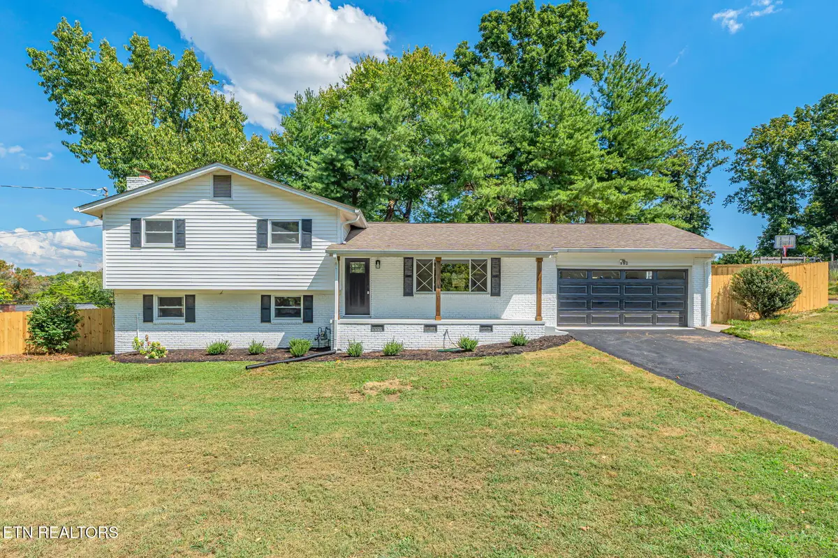 990 Ponder Rd, Knoxville, TN 37923 - #1