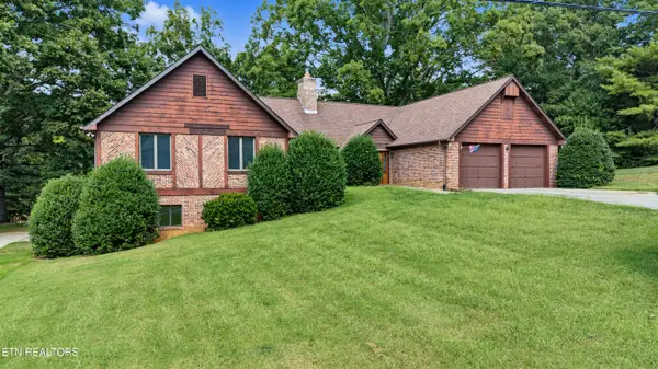 3911 Riverview Drive, Maryville, TN 37804