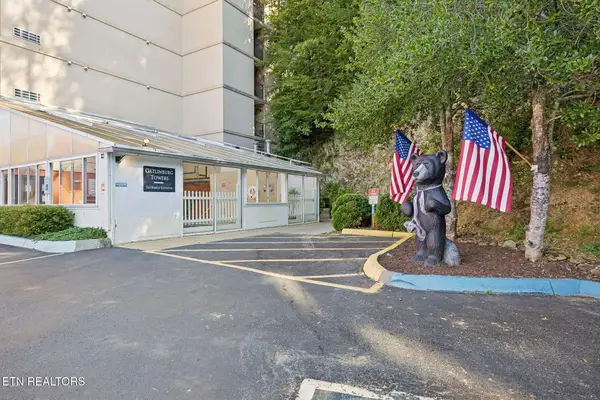 413 Baskins Creek Rd #UNIT 405, Gatlinburg, TN 37738