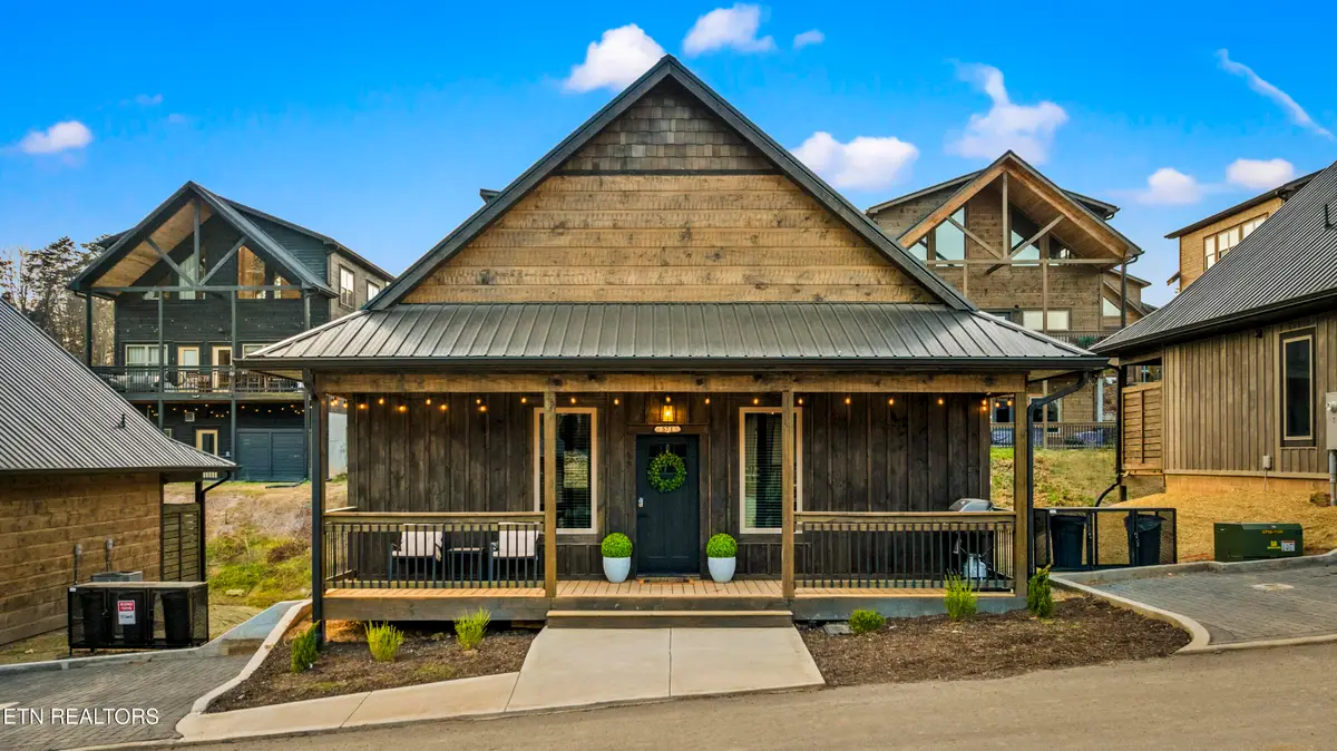 571 Warbonnet Way, Pigeon Forge, TN 37863 - #1