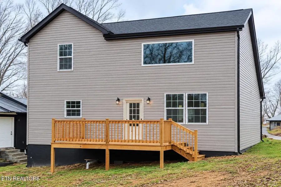 901 & 903 Kyle St, Lafollette, TN 37766 - #3