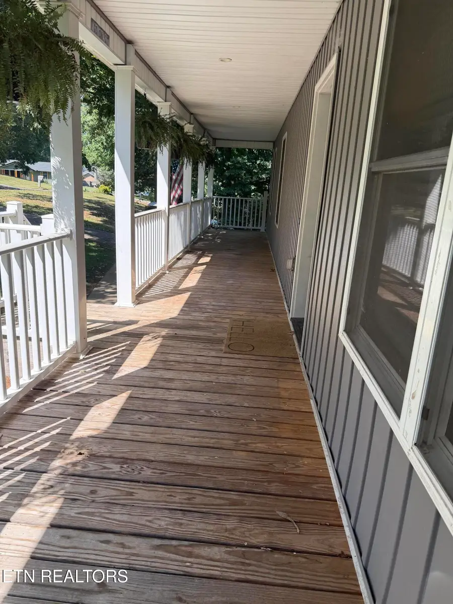 1113 E Woodshire Drive, Knoxville, TN 37922 - #3
