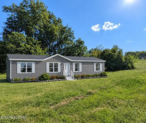 1807 Chestnut St, Sweetwater, TN 37874