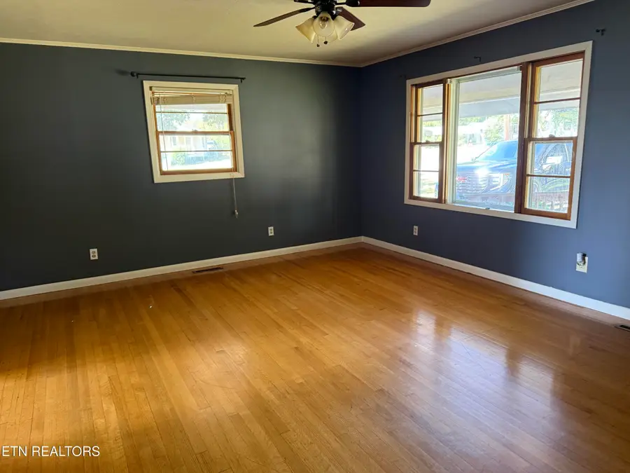 200 N Church Ave, Rockwood, TN 37854 - #3