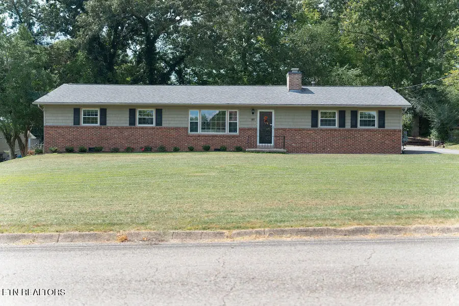 1017 W Park Drive, Knoxville, TN 37909 - #2