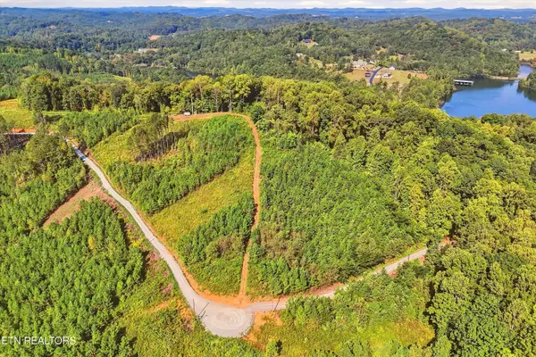2097 Winding Trail Tr, Vonore, TN 37885