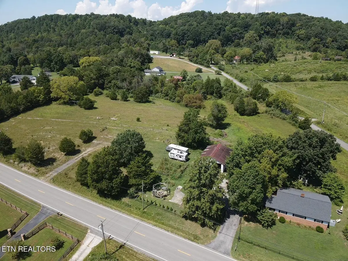 549 Raccoon Valley Rd, Powell, TN 37849 - #1
