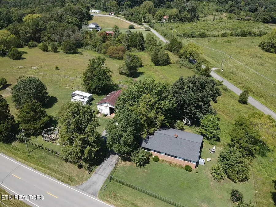 549 Raccoon Valley Rd, Powell, TN 37849 - #2
