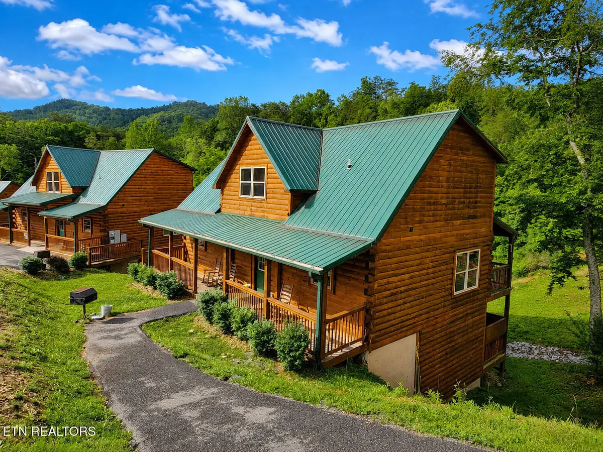2933 Fiddlers Creek Way, Pigeon Forge, TN 37863 - #1