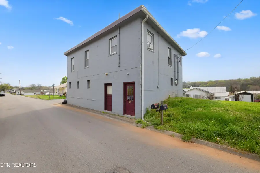 725 Church St, Loudon, TN 37774 - #2