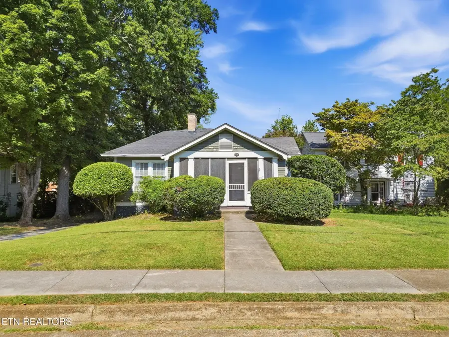 215 W Goddard Ave, Maryville, TN 37803 - #2