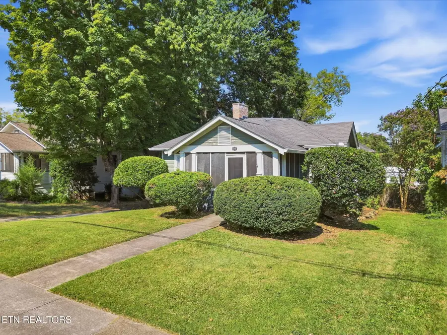 215 W Goddard Ave, Maryville, TN 37803 - #3