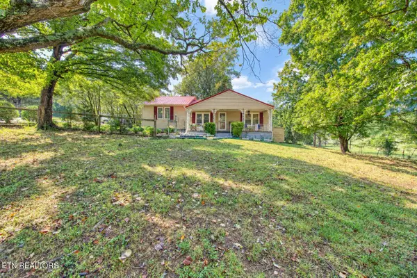 8820 Trout Rd, Mascot, TN 37806