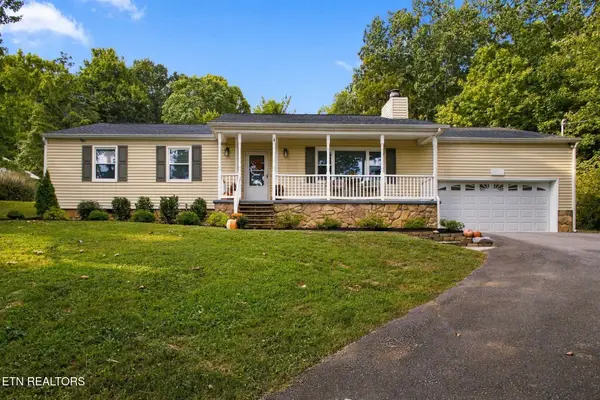 6130 Grove Drive, Knoxville, TN 37918