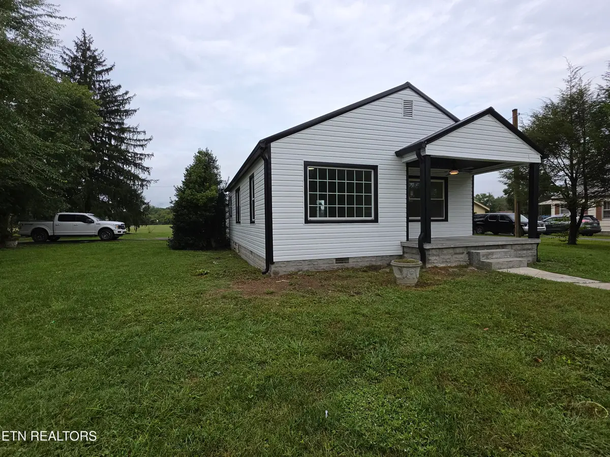 305 N 15th St, Middlesboro, KY 40965 - #1