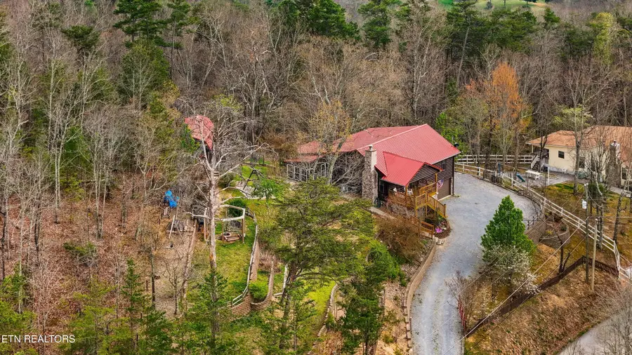 831 Lloyd Huskey Rd, Pigeon Forge, TN 37863 - #2