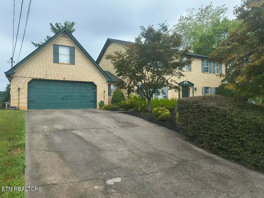 1012 Cross Meadow Rd, Knoxville, TN 37934 - #2