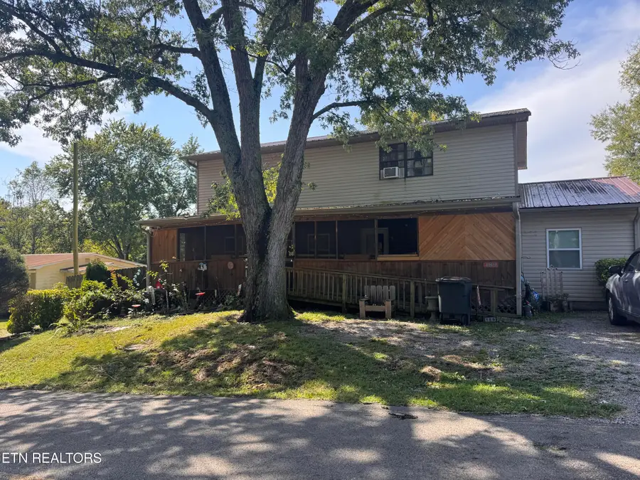 189 Oakland Ave, Lenoir City, TN 37771 - #2