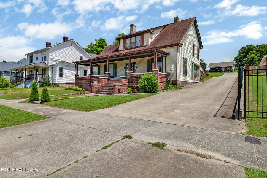 108 N Kingston Ave, Rockwood, TN 37854 - #3