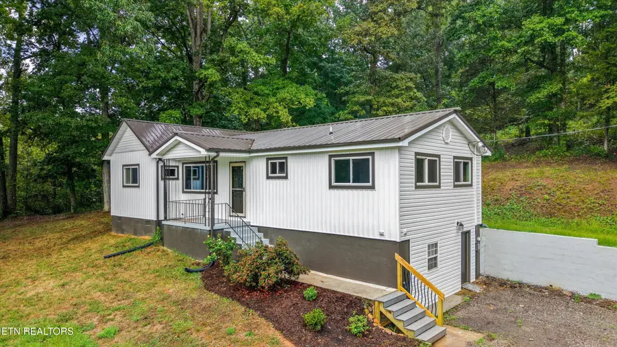 6413 Manis Rd, Knoxville, TN 37924 - #2