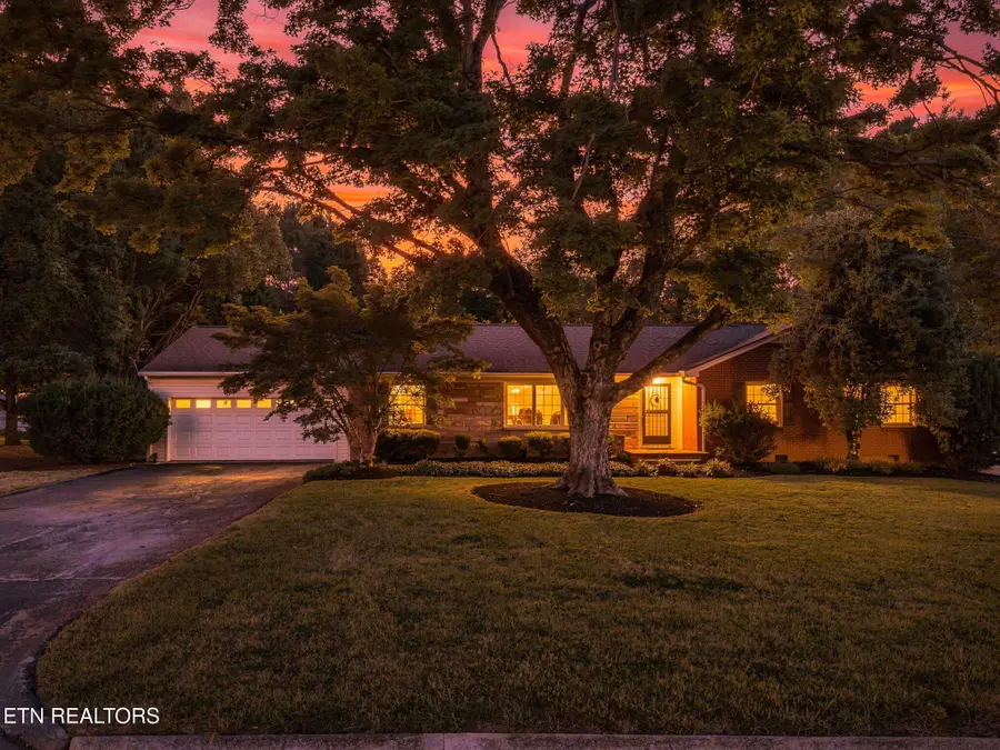 8121 Bennington Drive, Knoxville, TN 37909 - #2
