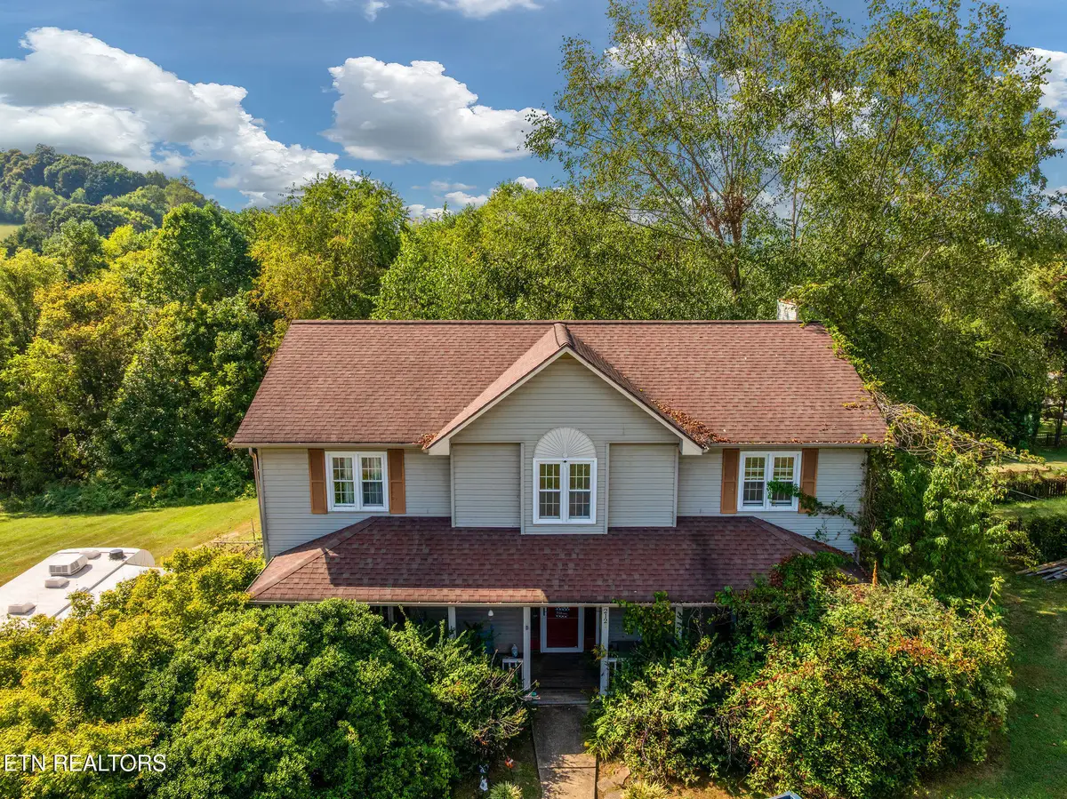 212 Pickens Rd, Kingsport, TN 37663 - #1