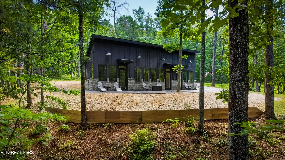 6640 Flats Rd, Tallassee, TN 37878 - #1