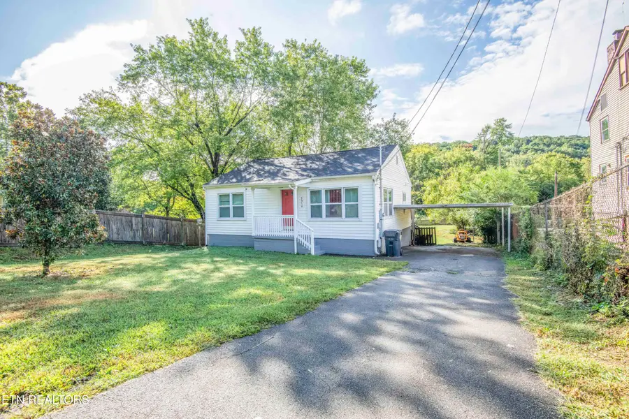3914 Oakland Drive, Knoxville, TN 37918 - #3