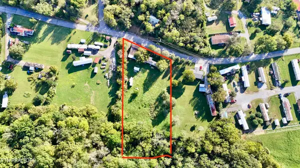 1039 Millican Grove Rd, Sevierville, TN 37876