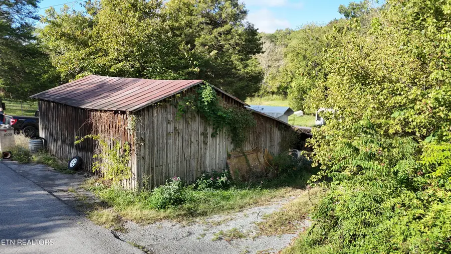 1039 Millican Grove Rd, Sevierville, TN 37876 - #2