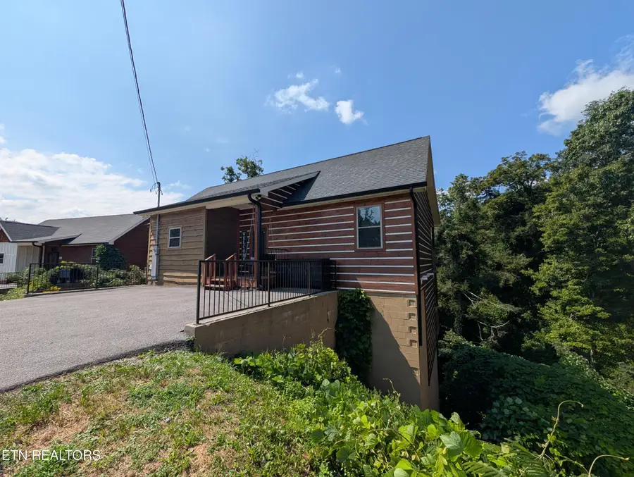 714 Old Ridge Rd, Gatlinburg, TN 37738 - #2