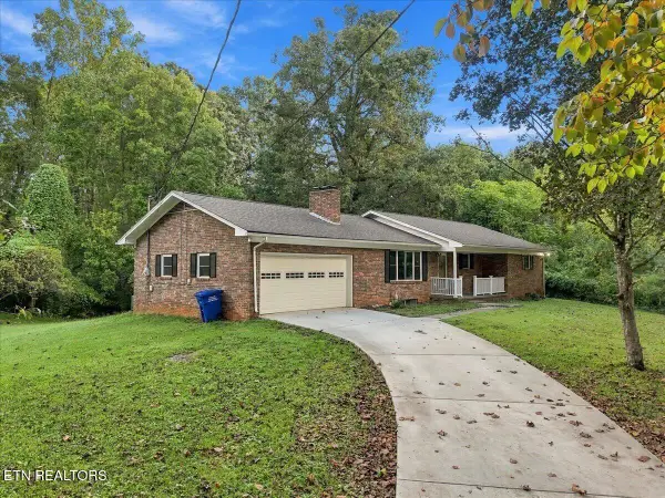 144 W Highway 25-70 Hwy, Dandridge, TN 37725