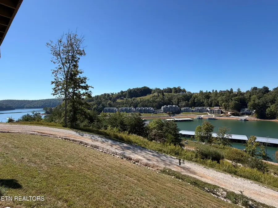 195 N Deer Village Lane #B, Lafollette, TN 37766 - #3