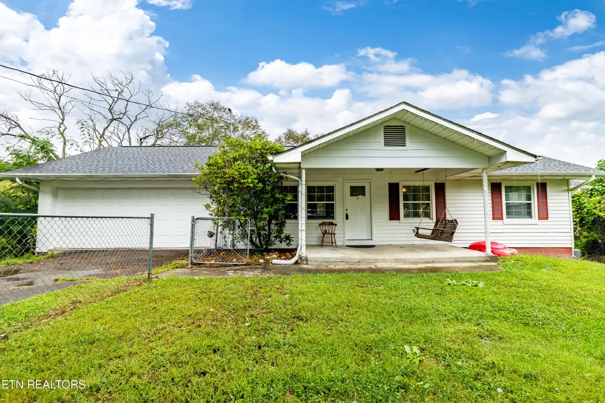 3056 Birds Creek Rd, Sevierville, TN 37876 - #1