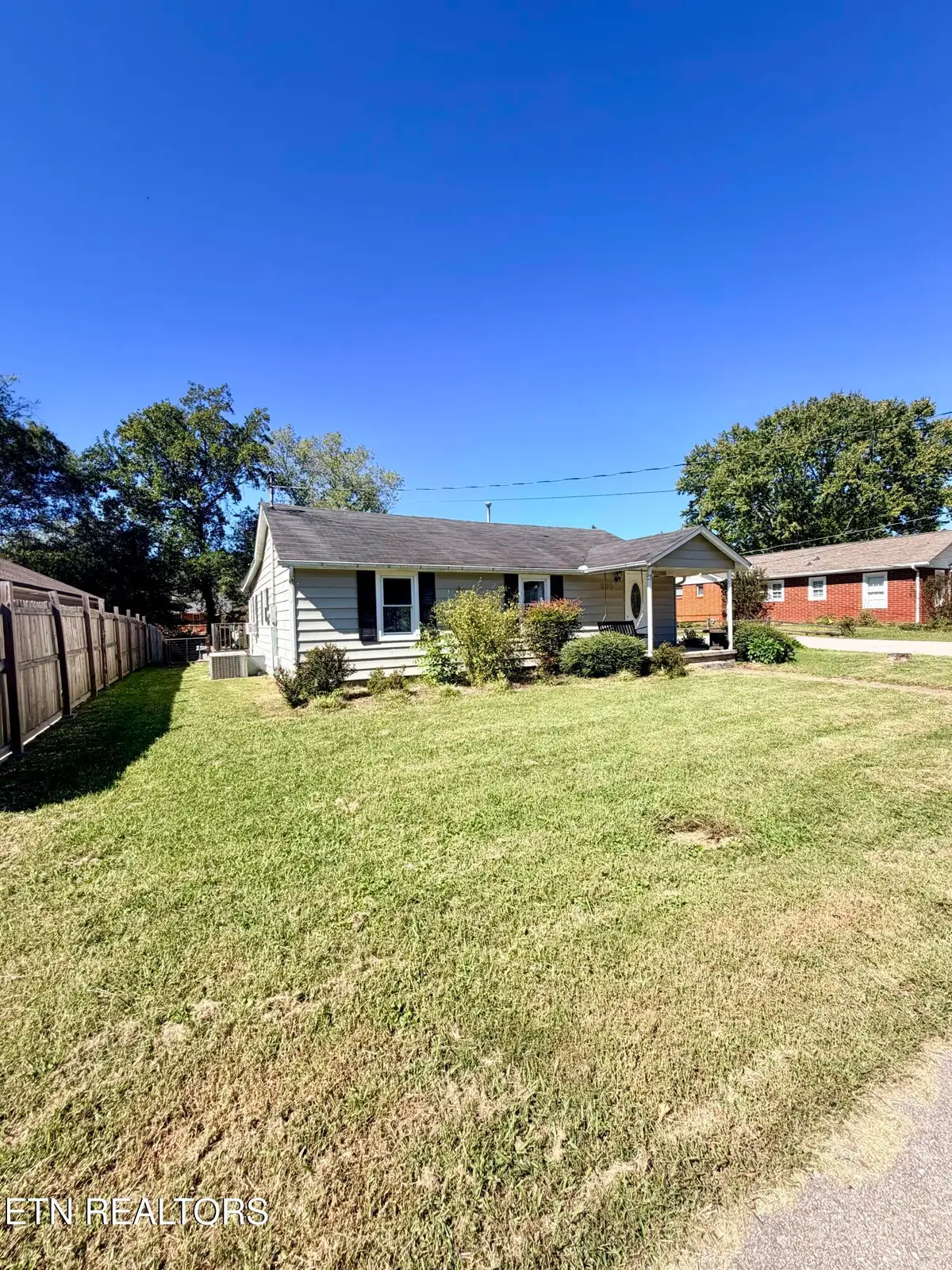 500 Cherokee Ave, Clinton, TN 37716 - #1